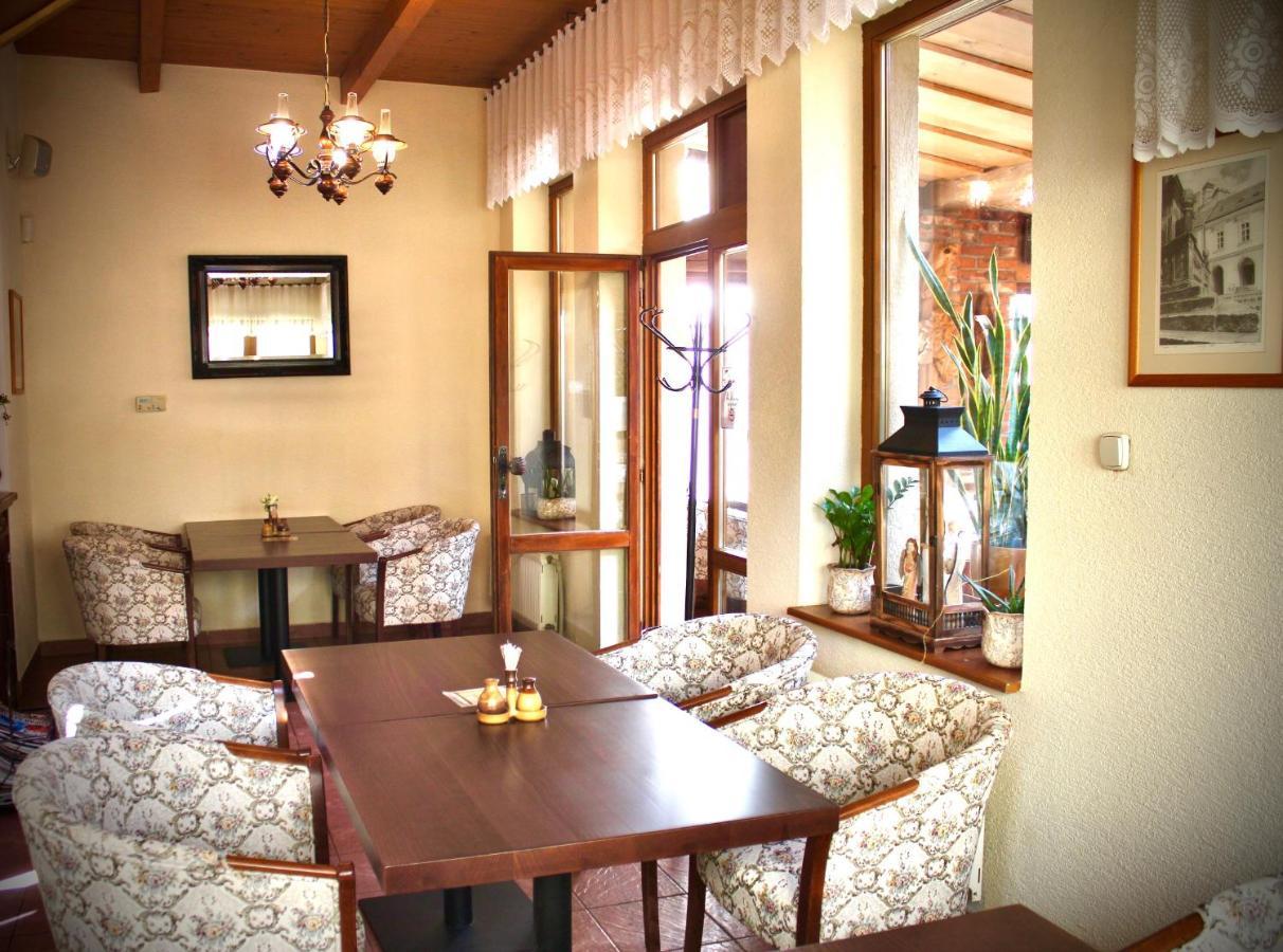 Maria Penzion & Restaurant Trenčín 외부 사진