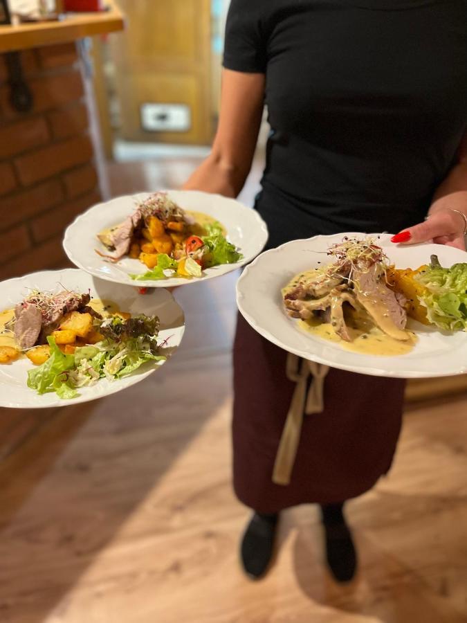 Maria Penzion & Restaurant Trenčín 외부 사진